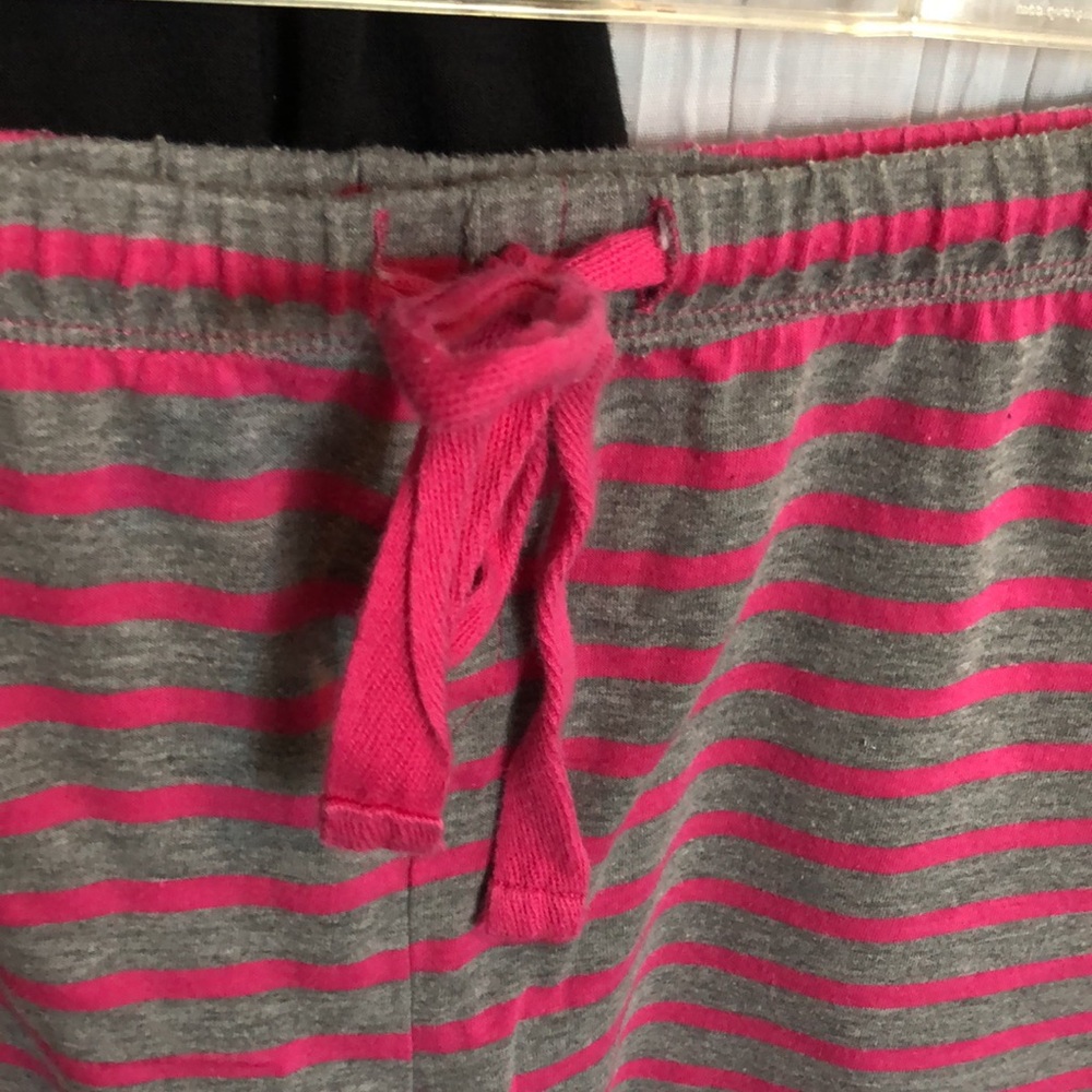 GRAYSON THREADS T shirt BP cranberry top & LORD & TAYLOR pink PJ bottoms size S - Picture 8 of 16